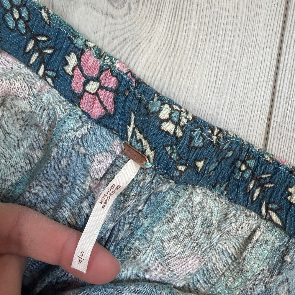 Free People Bali Sultry Boho Flare Pants Small Floral Coastal Hippie Festival - Picture 4 of 12